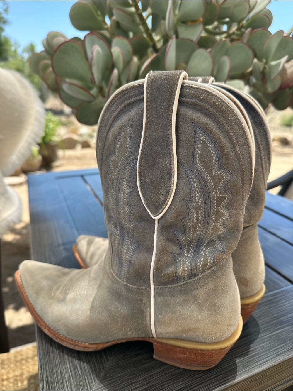 TONY LAMA WOMEN'S LEA SUEDE WESTERN COWGIRL BOOTIES - SNIP TOE - Picture 2 of 8